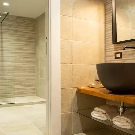 Ellements - Luxury Nocleg ze śniadaniem Brindisi