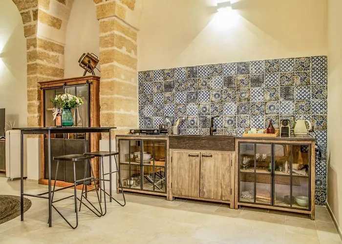 Ellements - Luxury Bed & Breakfast 4*